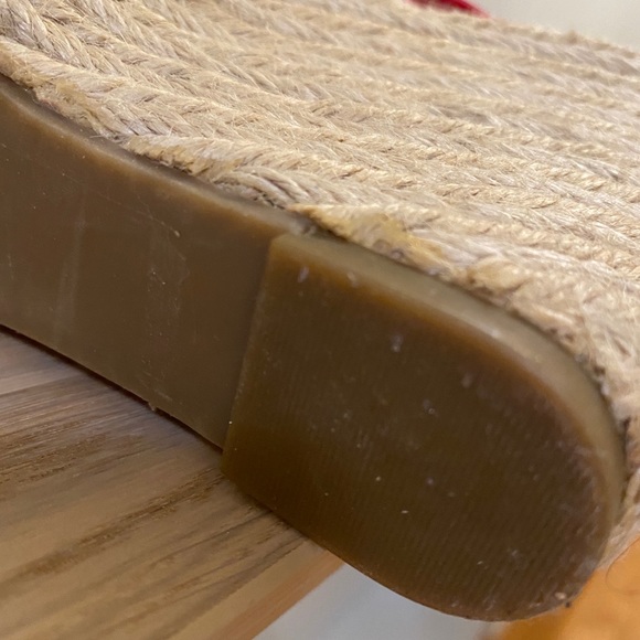 Jessica Simpson Wedge - Size 6 - Picture 6 of 10